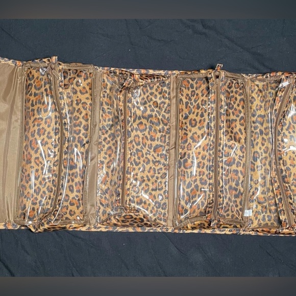 Cheetah print makeup/toiletry bag - Picture 4 of 9